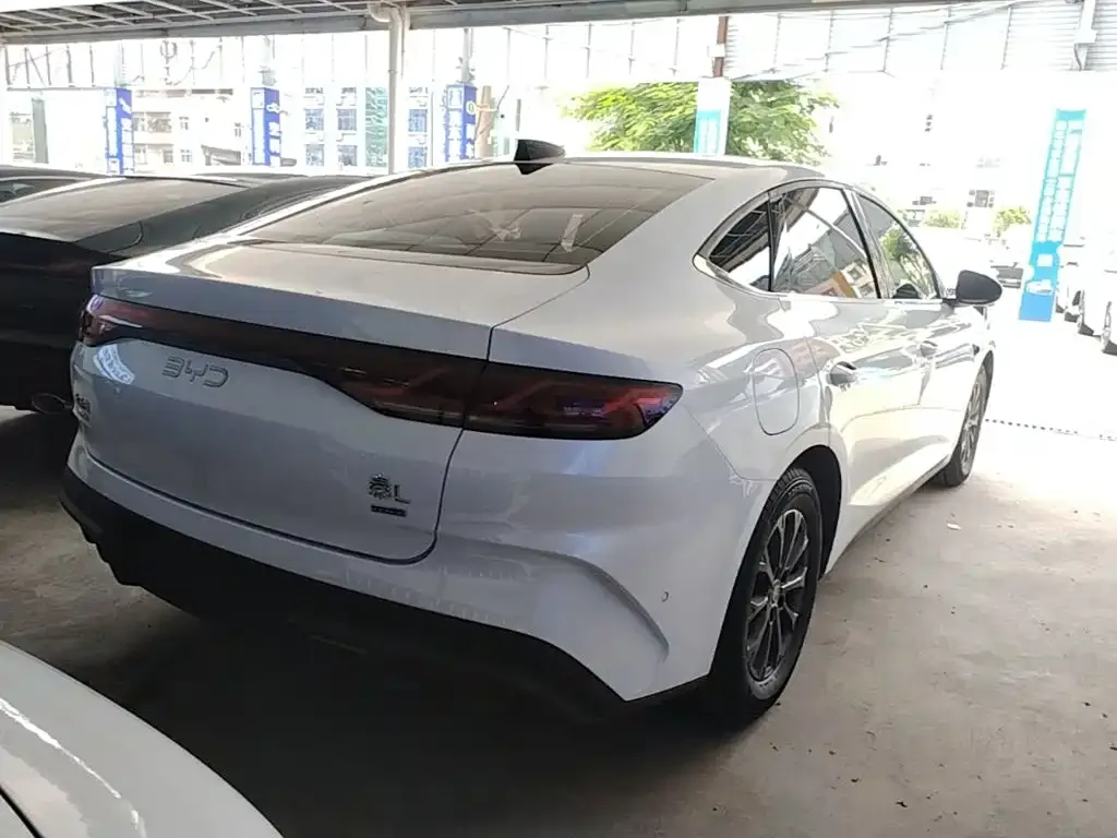 BYD Qin L — фото 10