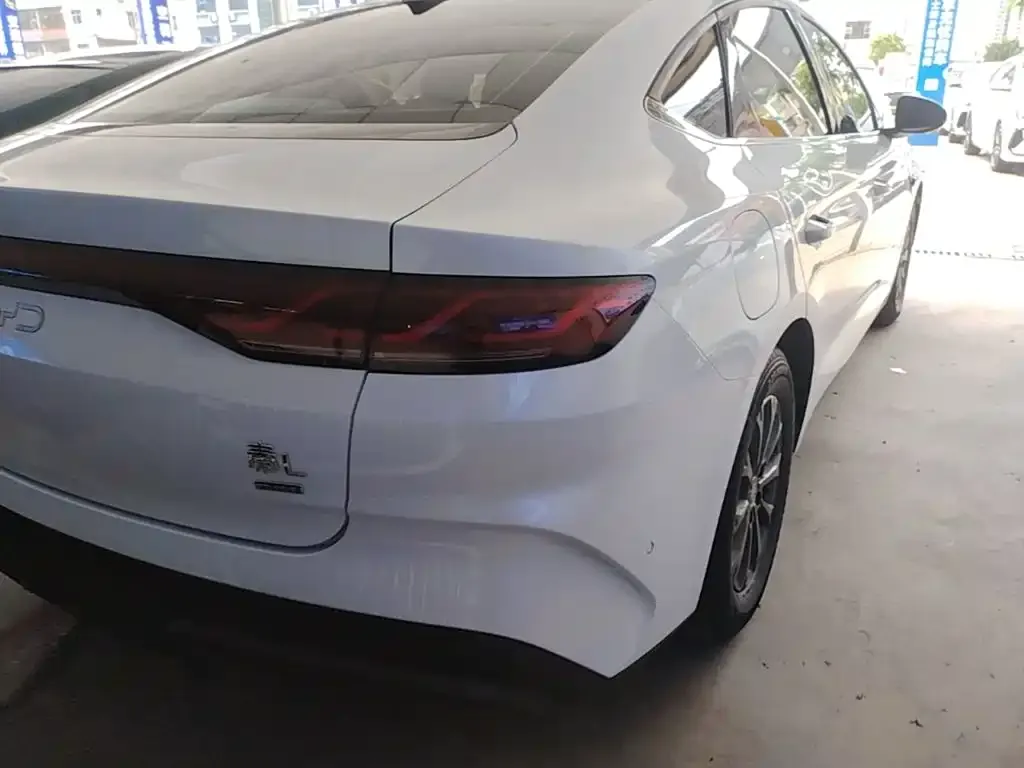 BYD Qin L — фото 2