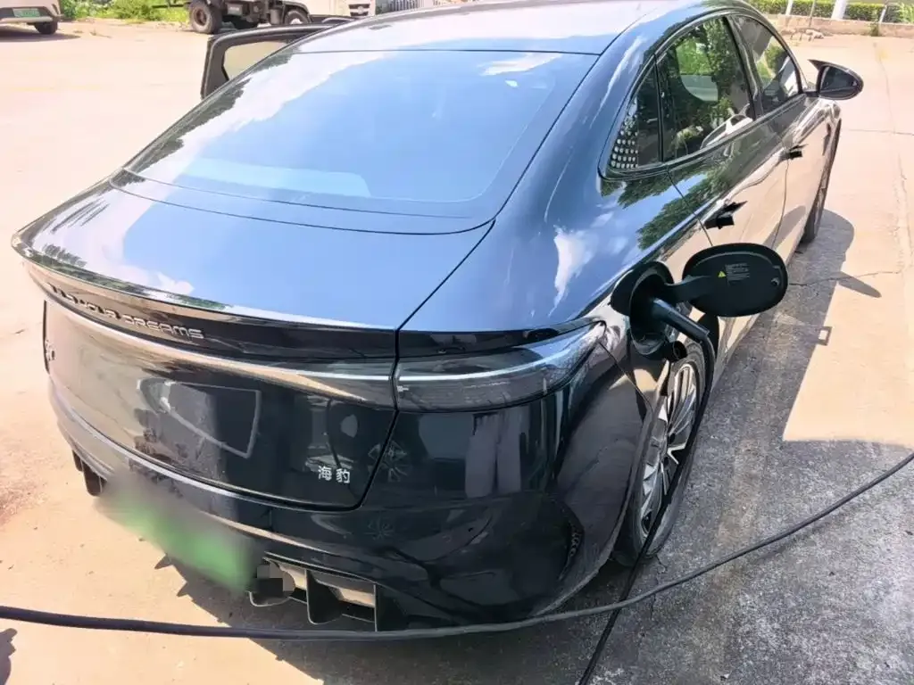 BYD Seal — фото 8