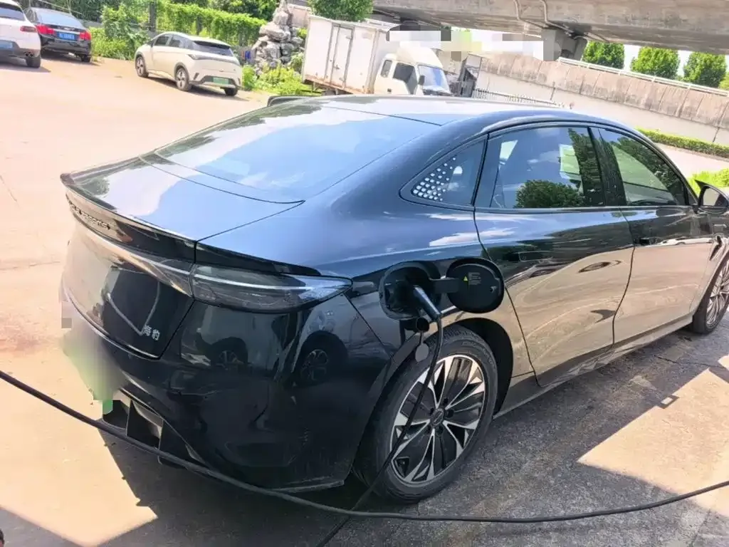BYD Seal — фото 9