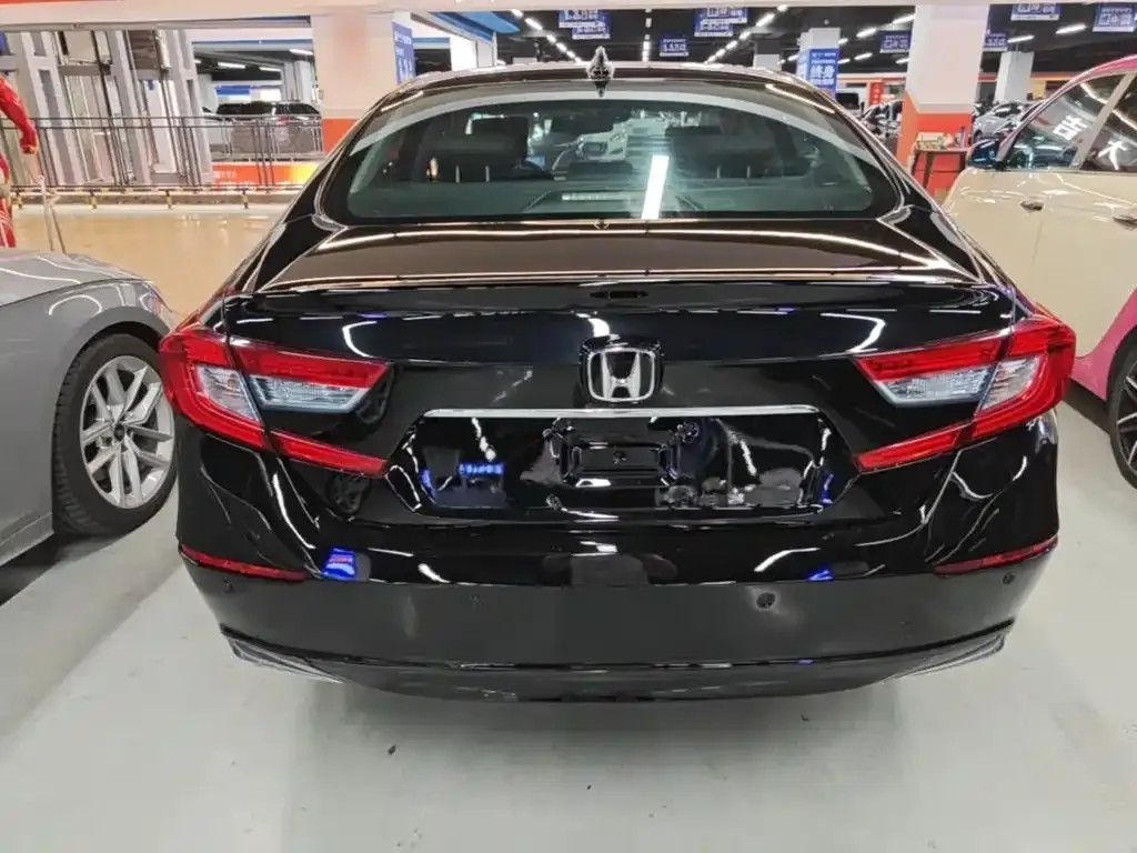 Honda Accord — фото 4
