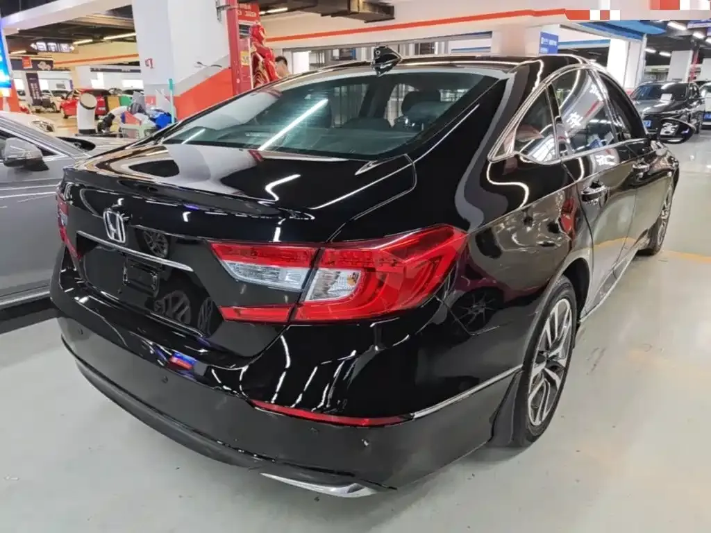 Honda Accord — фото 5