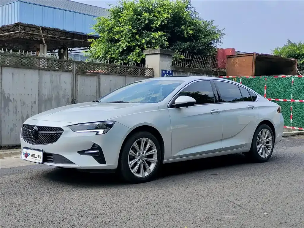 Buick Regal — фото 1