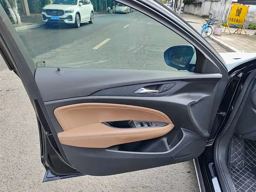 Buick Regal — фото 7