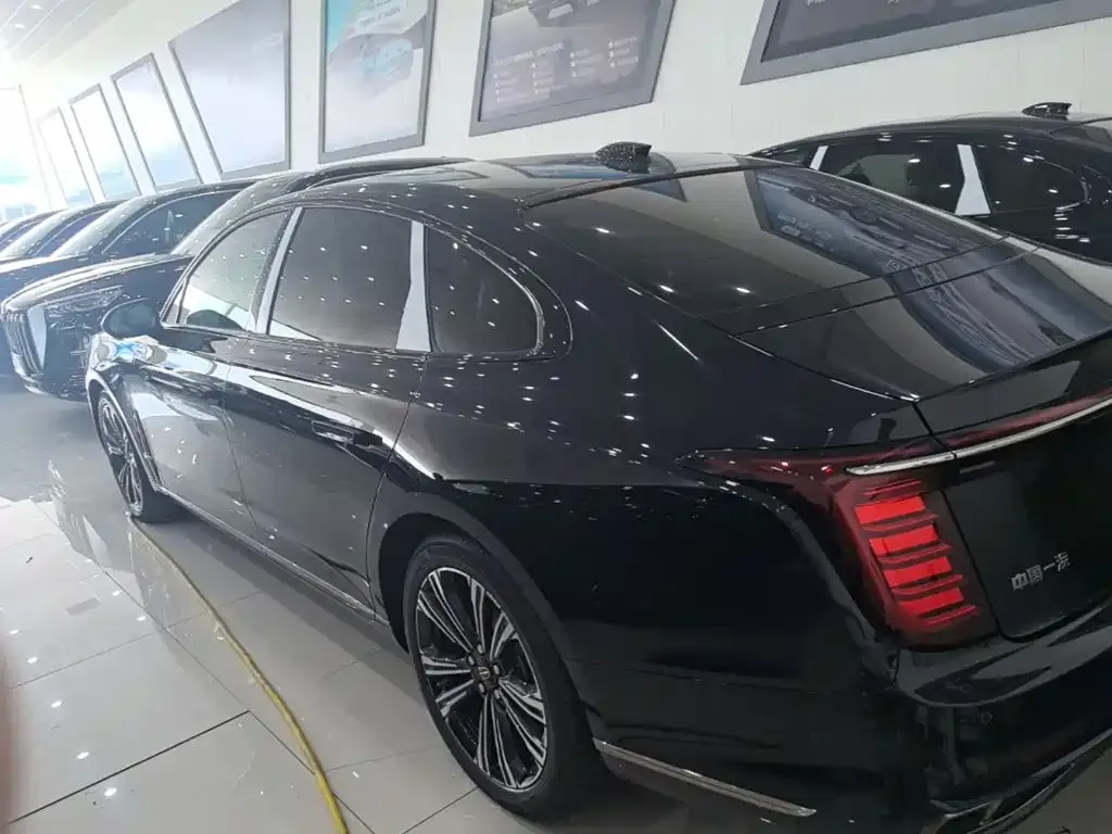 Hongqi H9 — фото 10