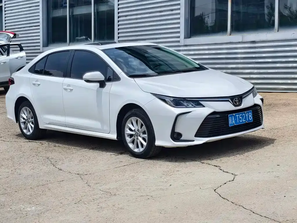 Toyota Corolla — фото 7