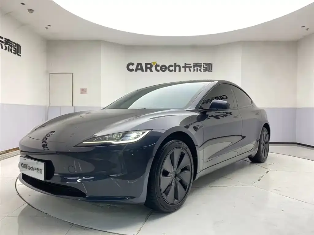 Tesla Model 3 — фото 1