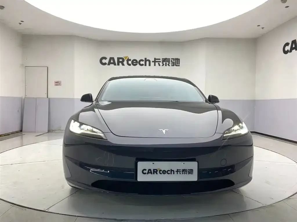 Tesla Model 3 — фото 9