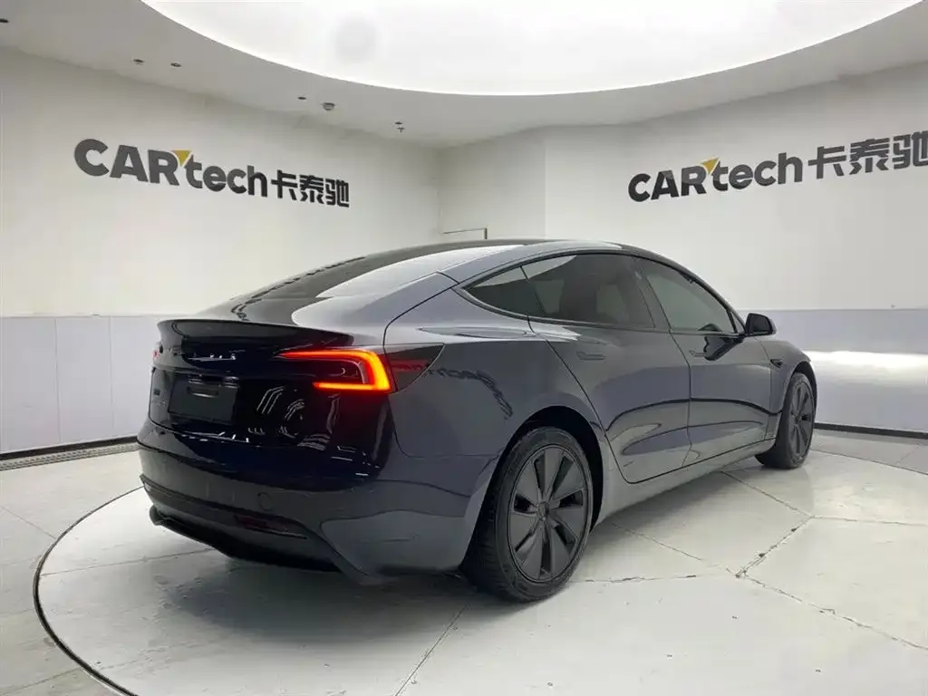 Tesla Model 3 — фото 3