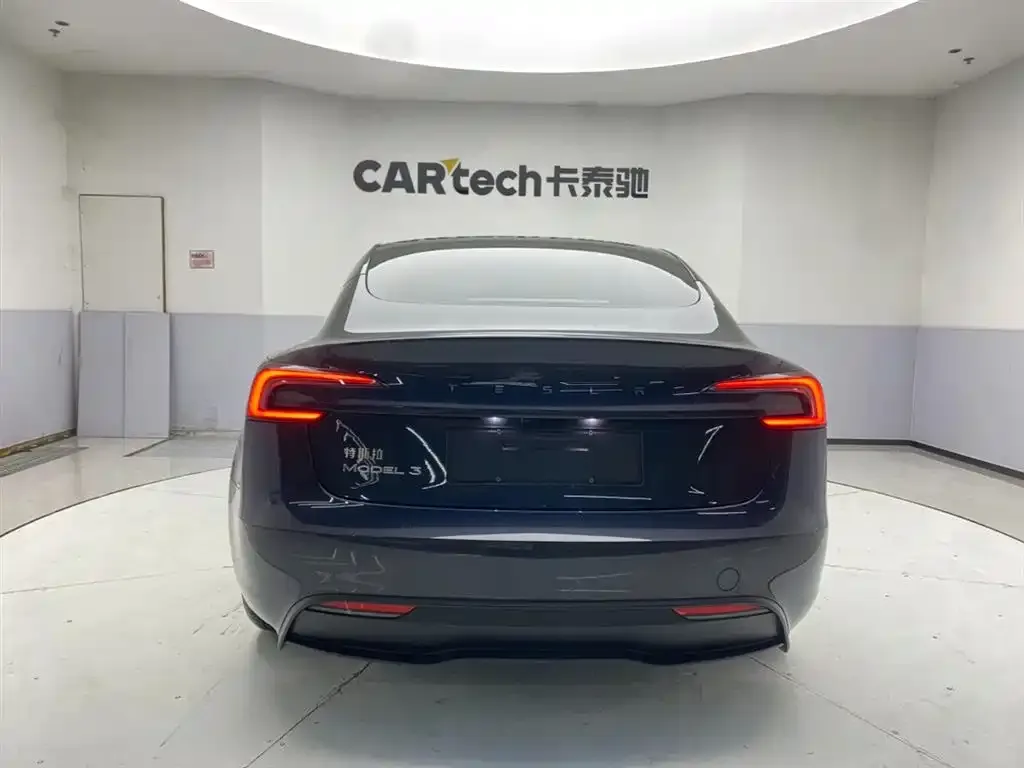 Tesla Model 3 — фото 2