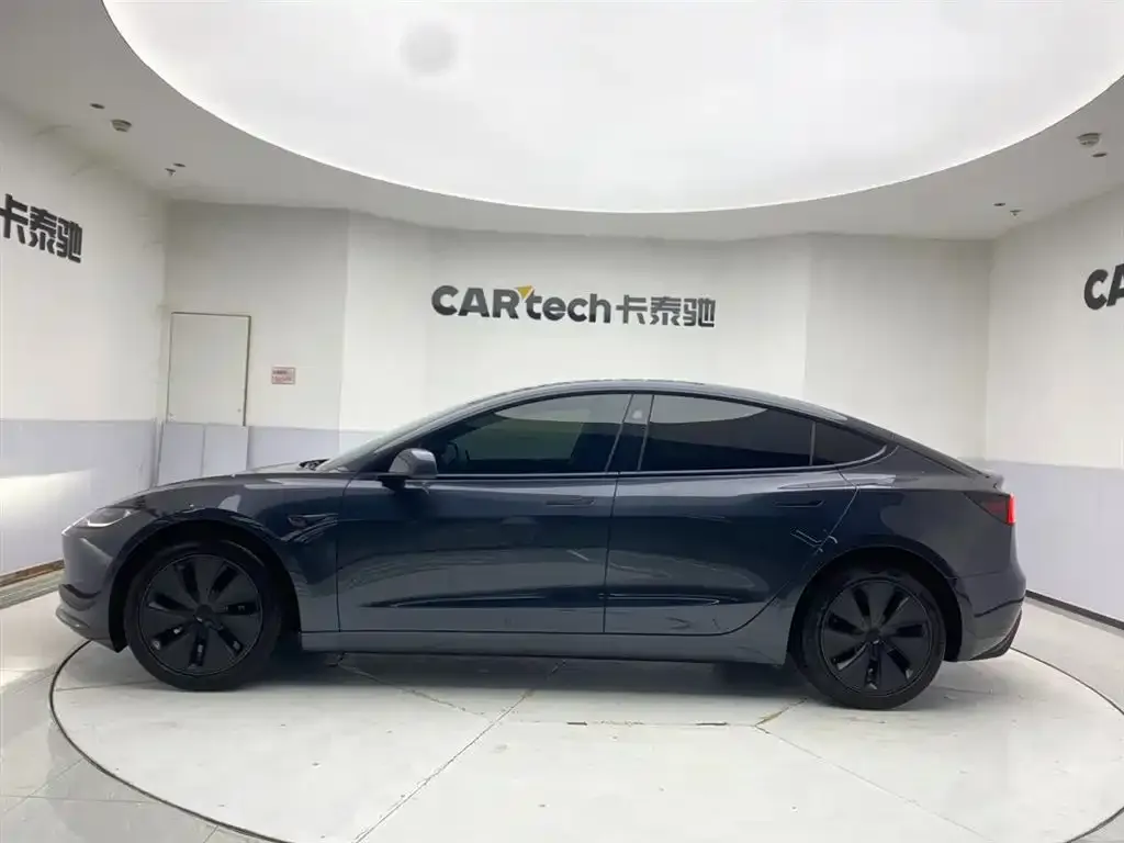 Tesla Model 3 — фото 10