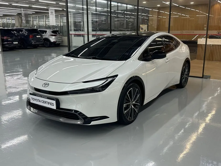 Toyota Prius — фото 1