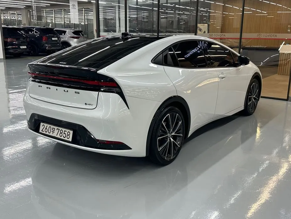 Toyota Prius — фото 2