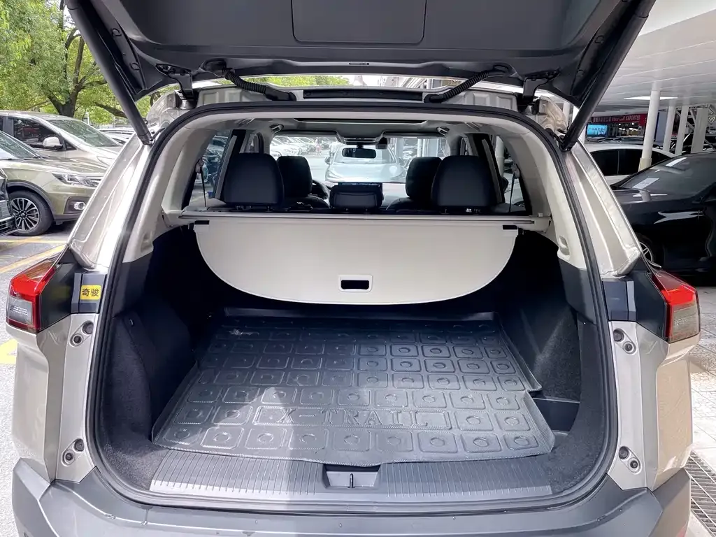 Nissan X-Trail — фото 4