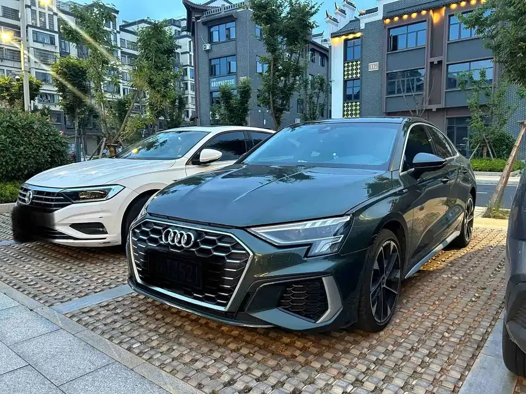 Audi A3 — фото 1