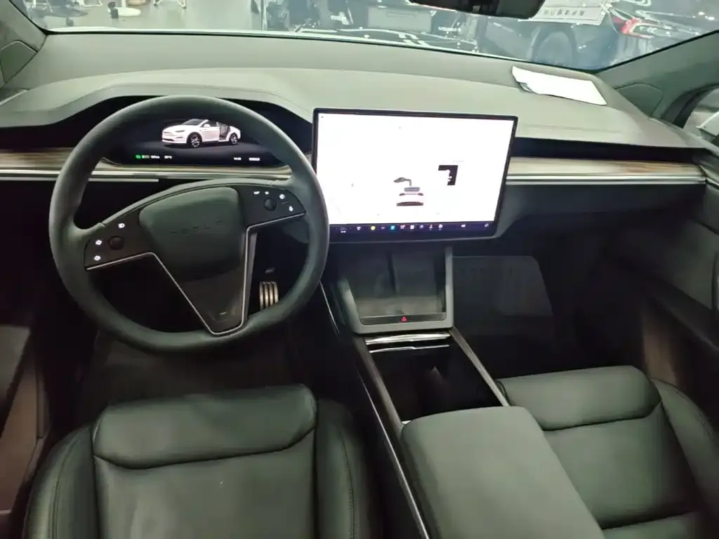 Tesla Model X — фото 2