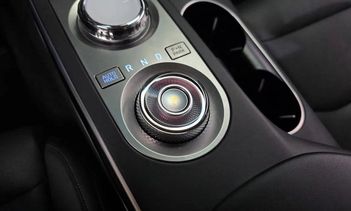 Genesis GV70 — фото 10