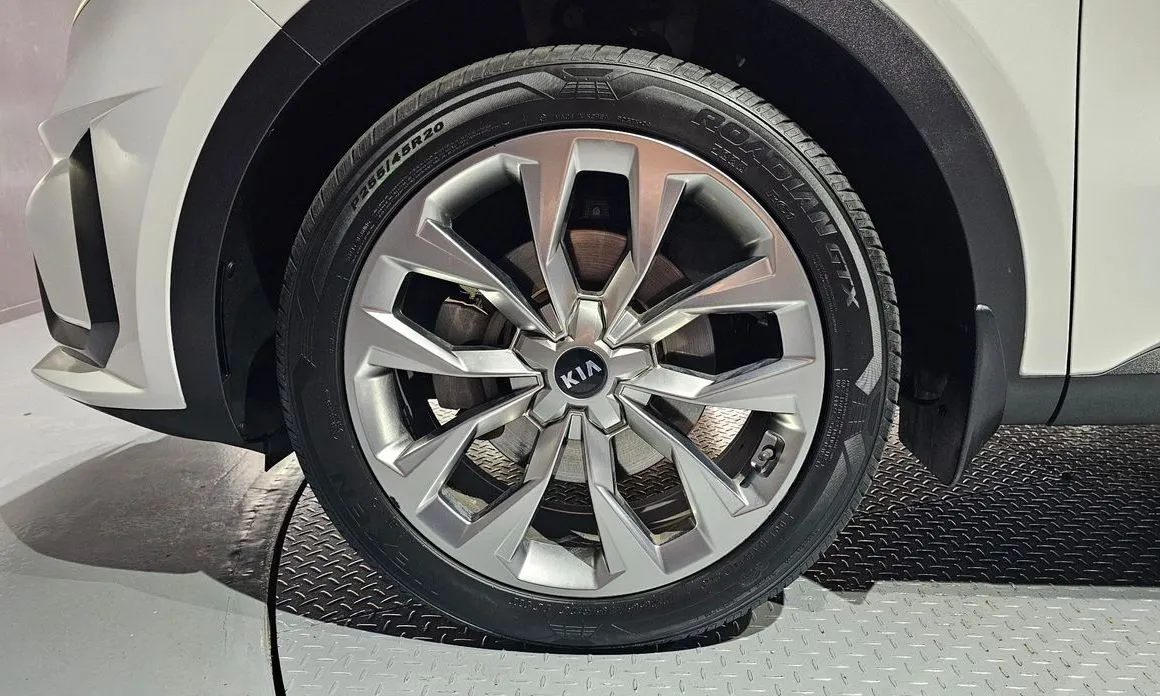 Kia Sorento — фото 8