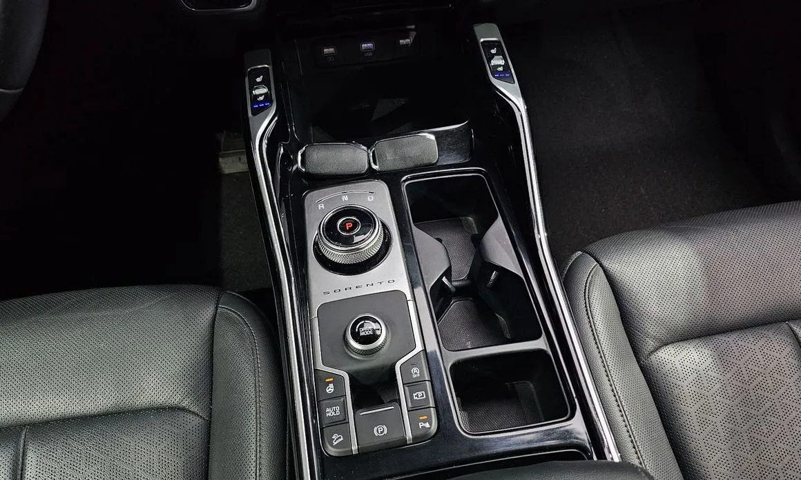 Kia Sorento — фото 10
