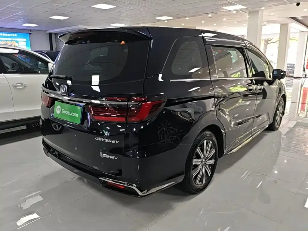 Honda Odyssey — фото 10