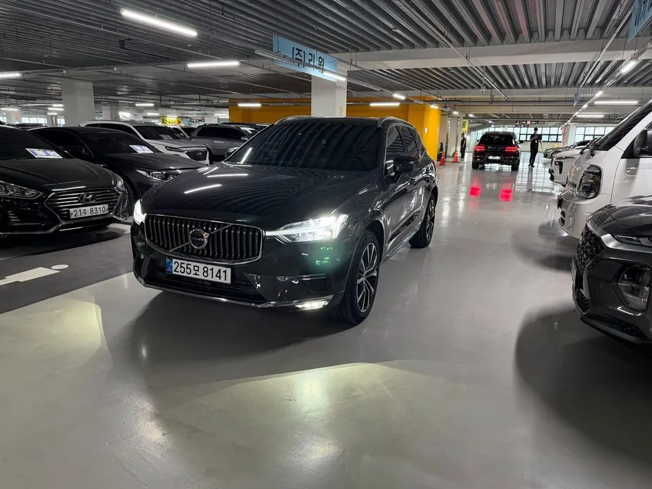 Volvo XC60 — фото 1