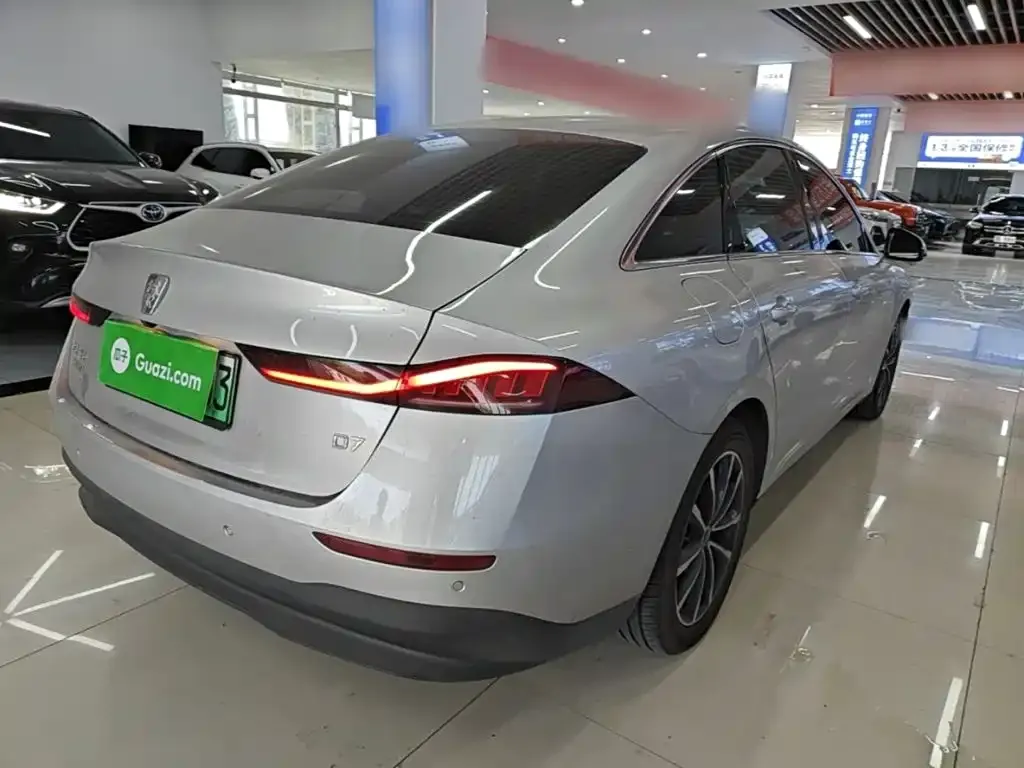 Roewe D7 — фото 3