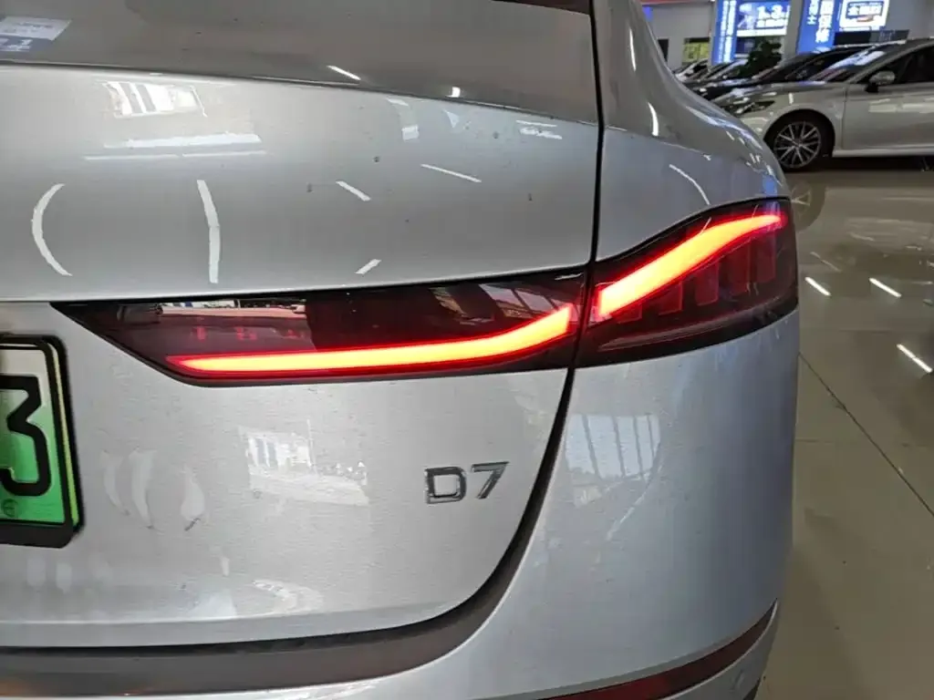 Roewe D7 — фото 4