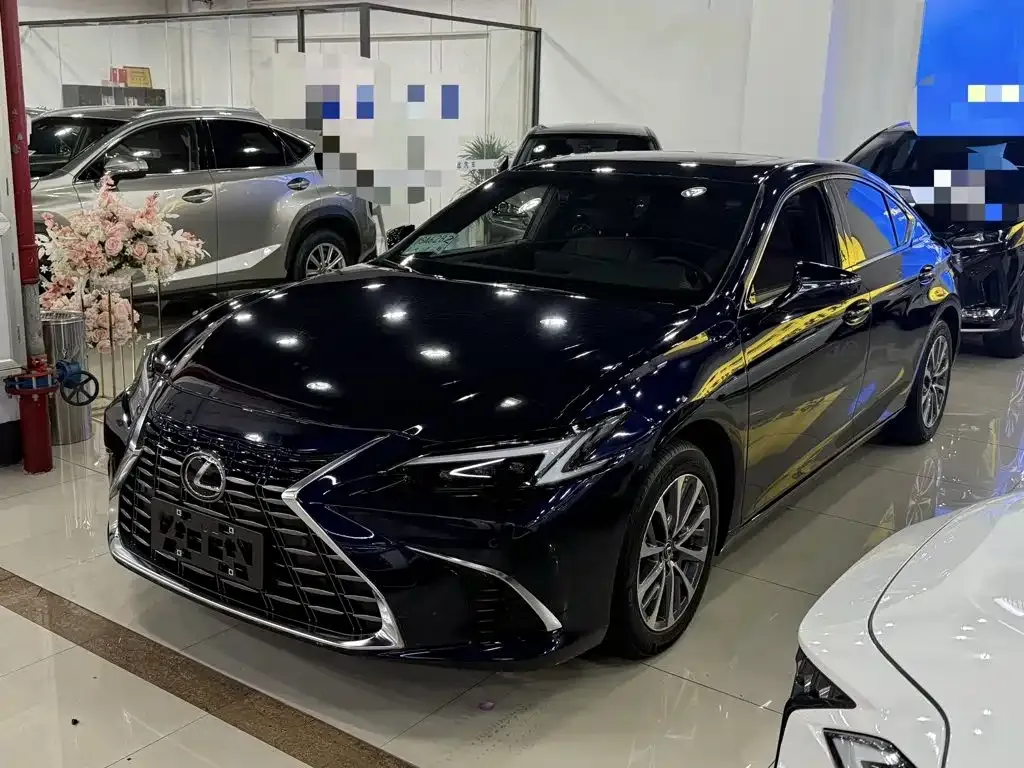 Lexus ES — фото 1