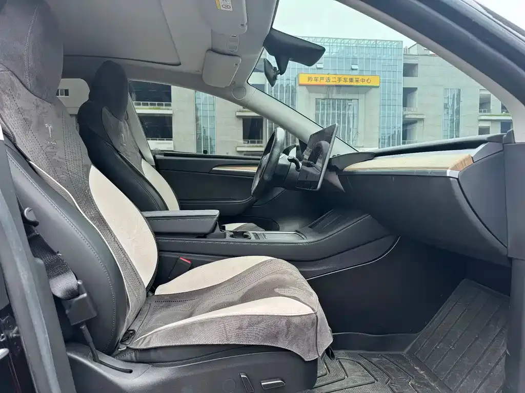 Tesla Model Y — фото 5