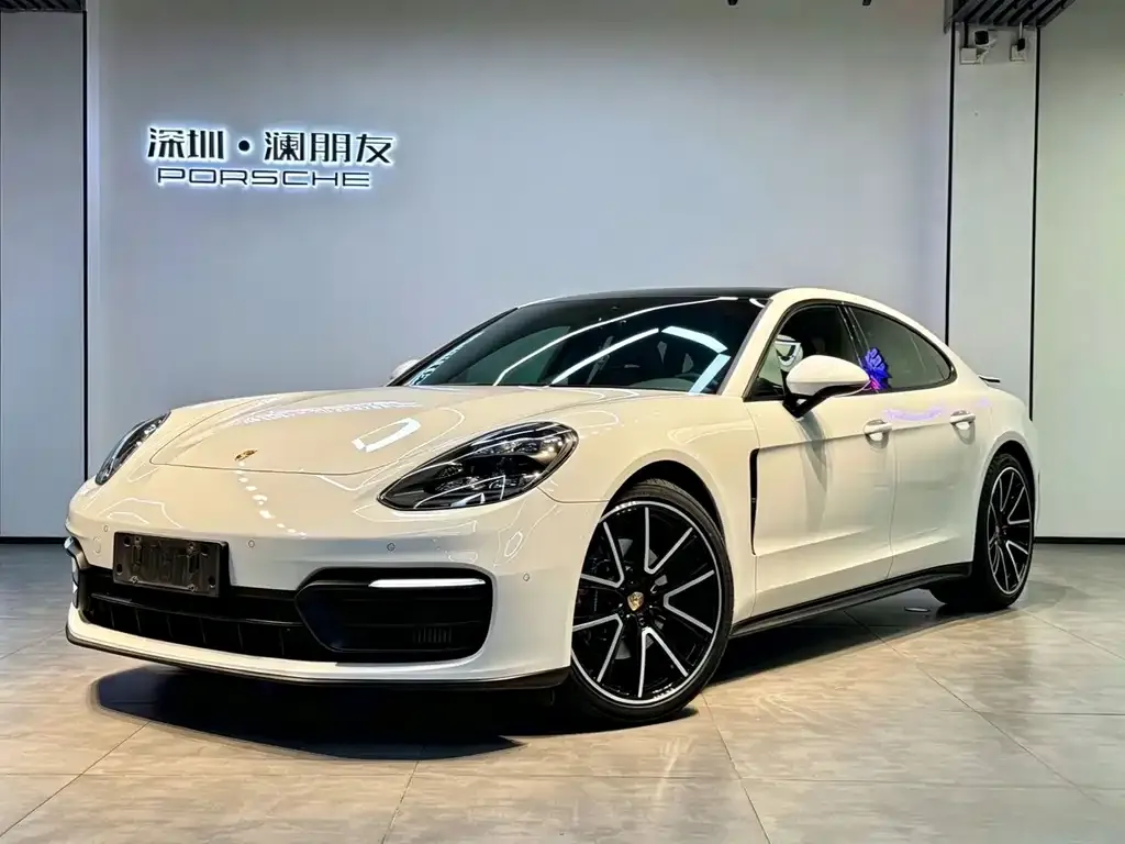 Porsche Panamera — фото 1