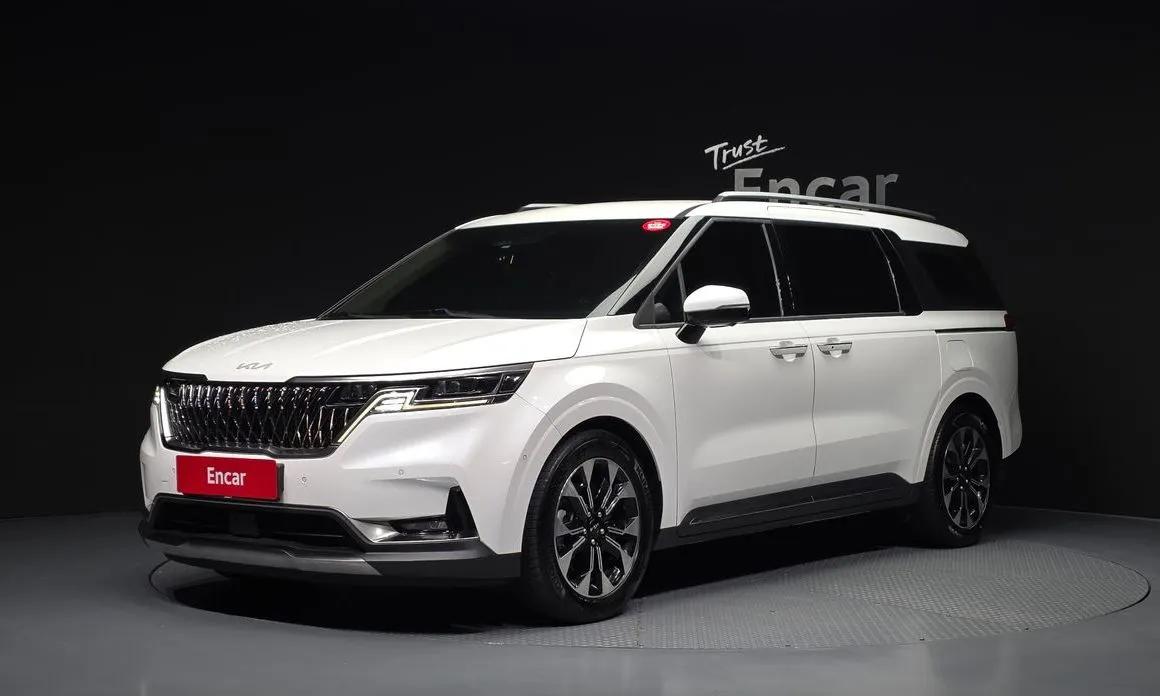 Kia Carnival — фото 1