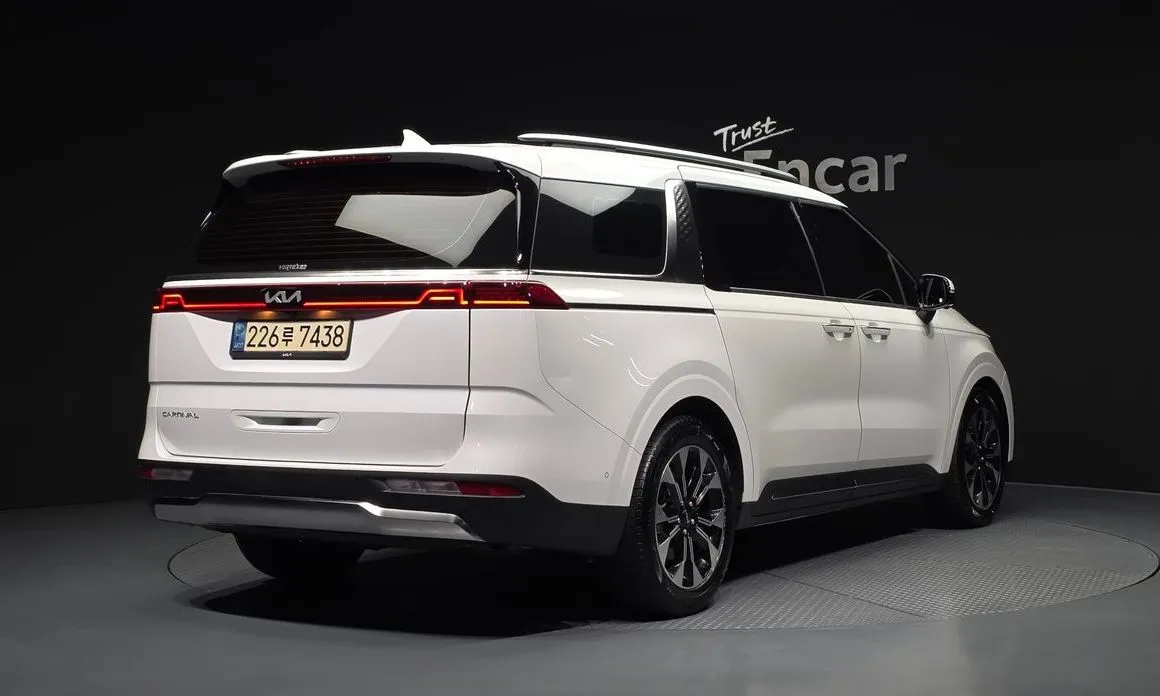 Kia Carnival — фото 3