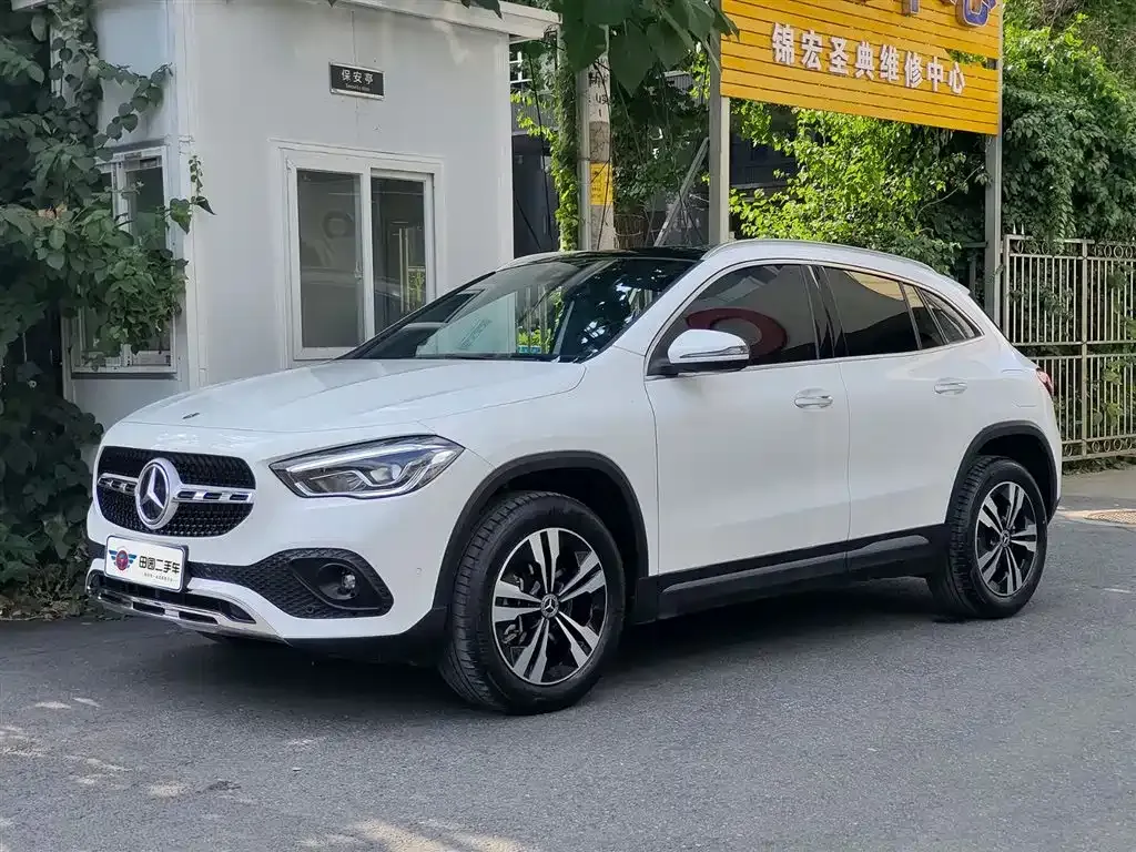 Mercedes-Benz GLA — фото 1