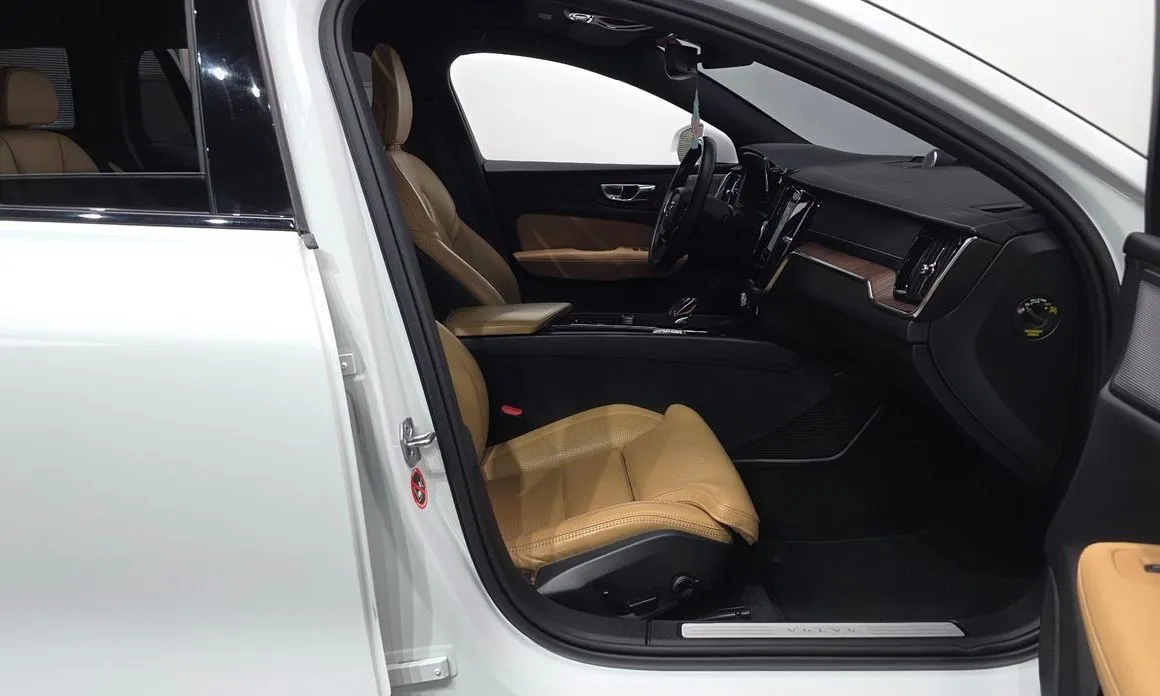 Volvo V60 2021 из KR, фото 10