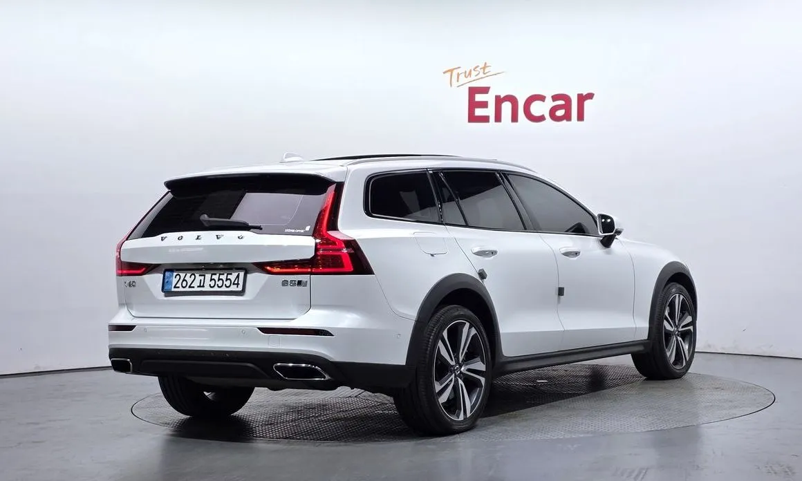Volvo V60 2021 из KR, фото 3