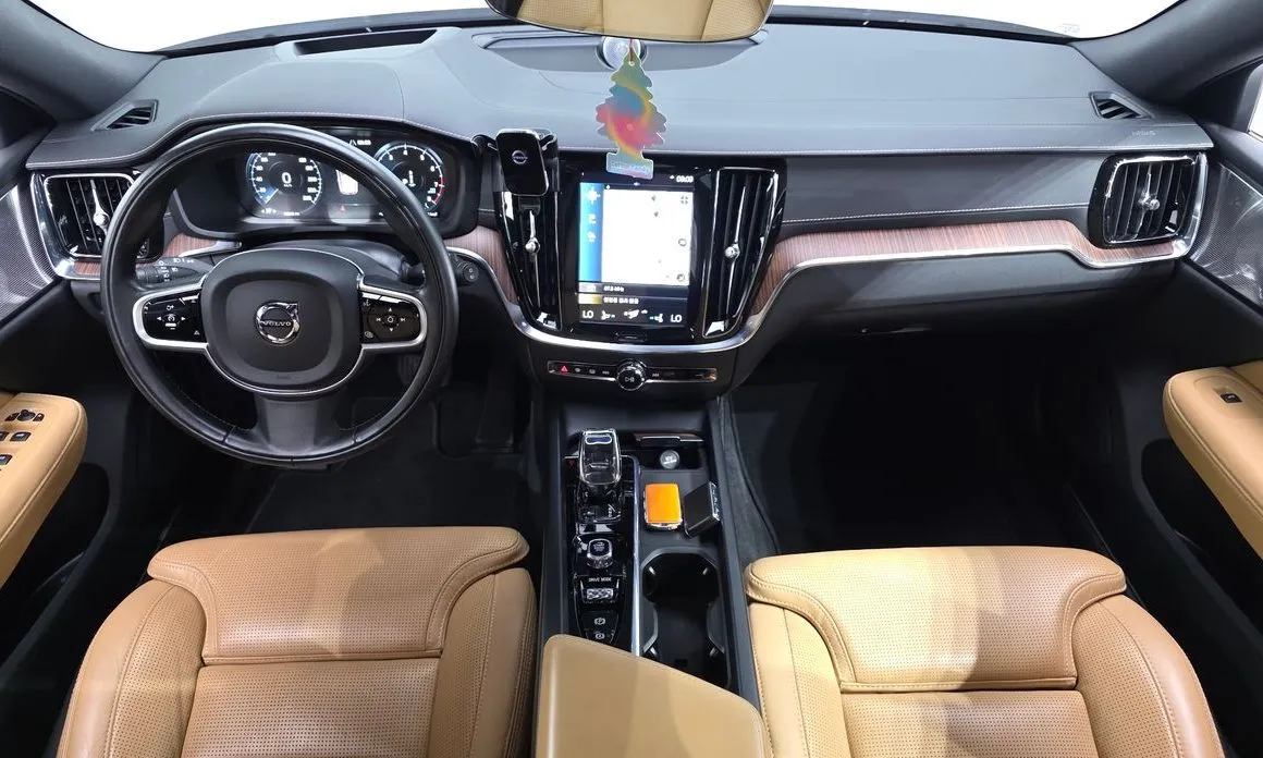 Volvo V60 2021 из KR, фото 9