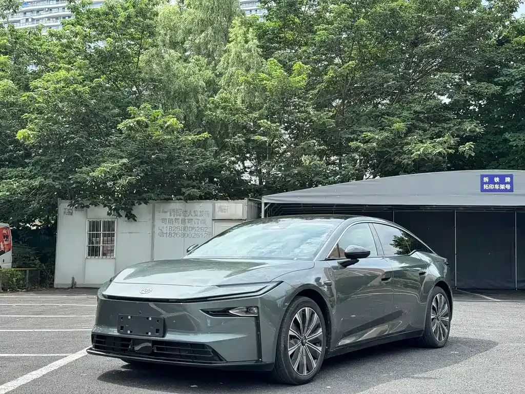 Toyota Platinum 7 — фото 1