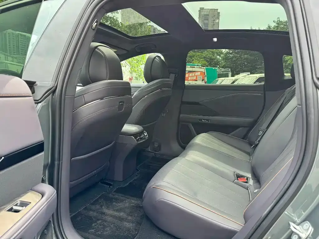 Toyota Platinum 7 — фото 3