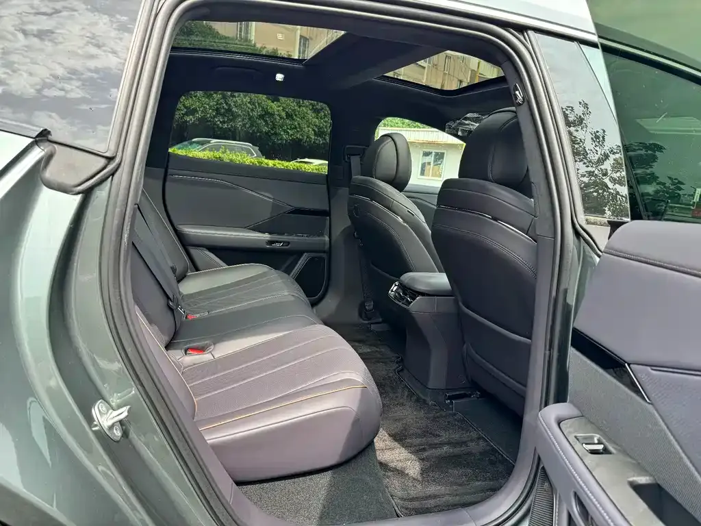 Toyota Platinum 7 — фото 4