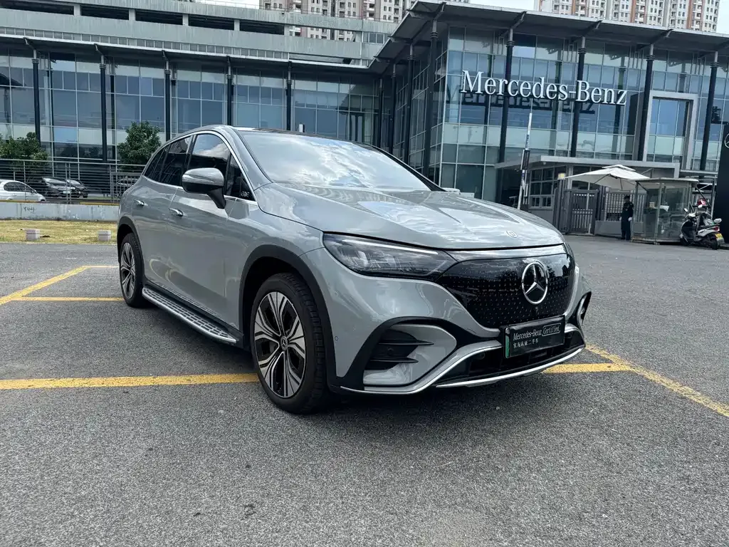 Mercedes-Benz EQE SUV — фото 9