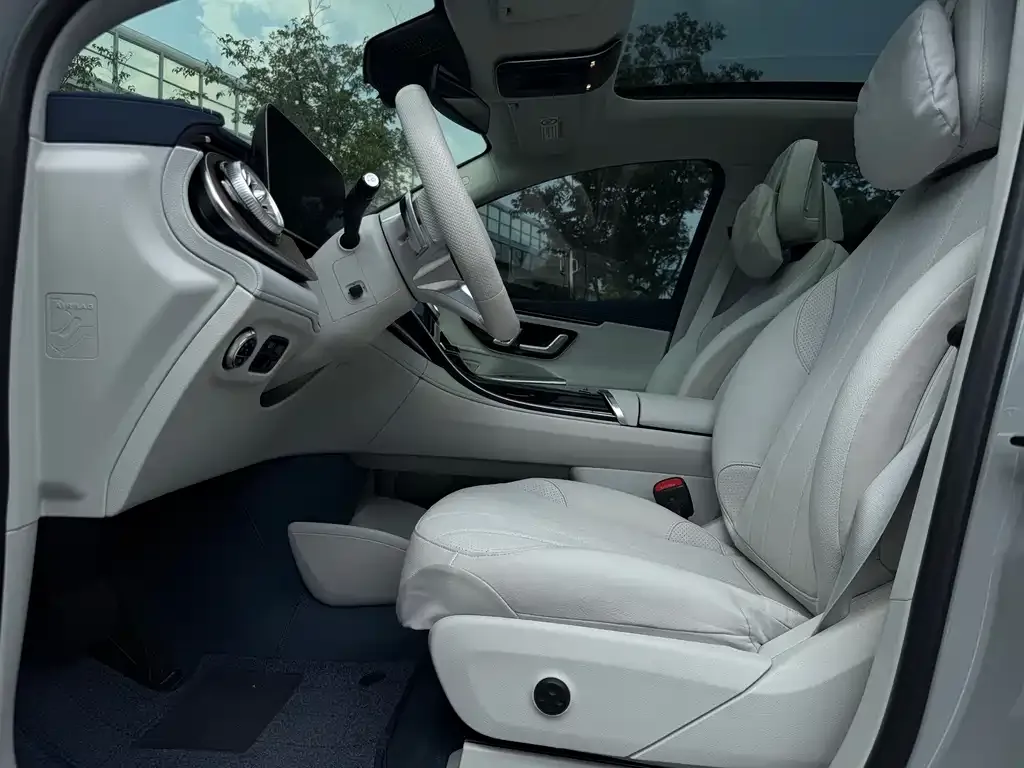 Mercedes-Benz EQE SUV — фото 3