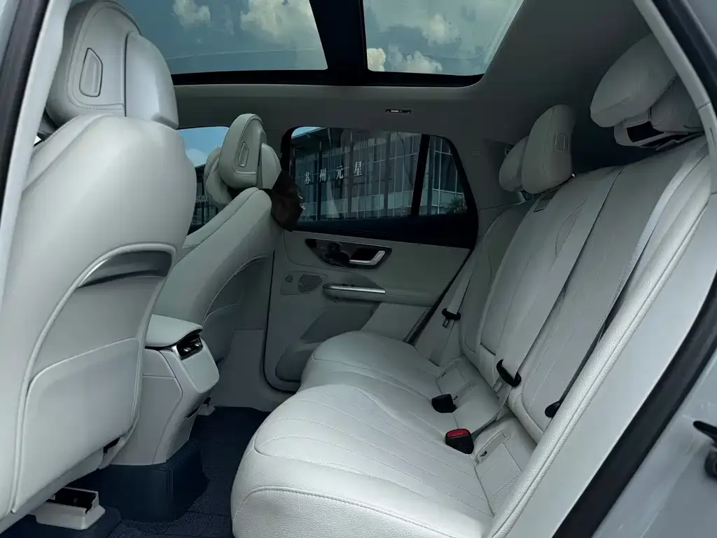 Mercedes-Benz EQE SUV — фото 4