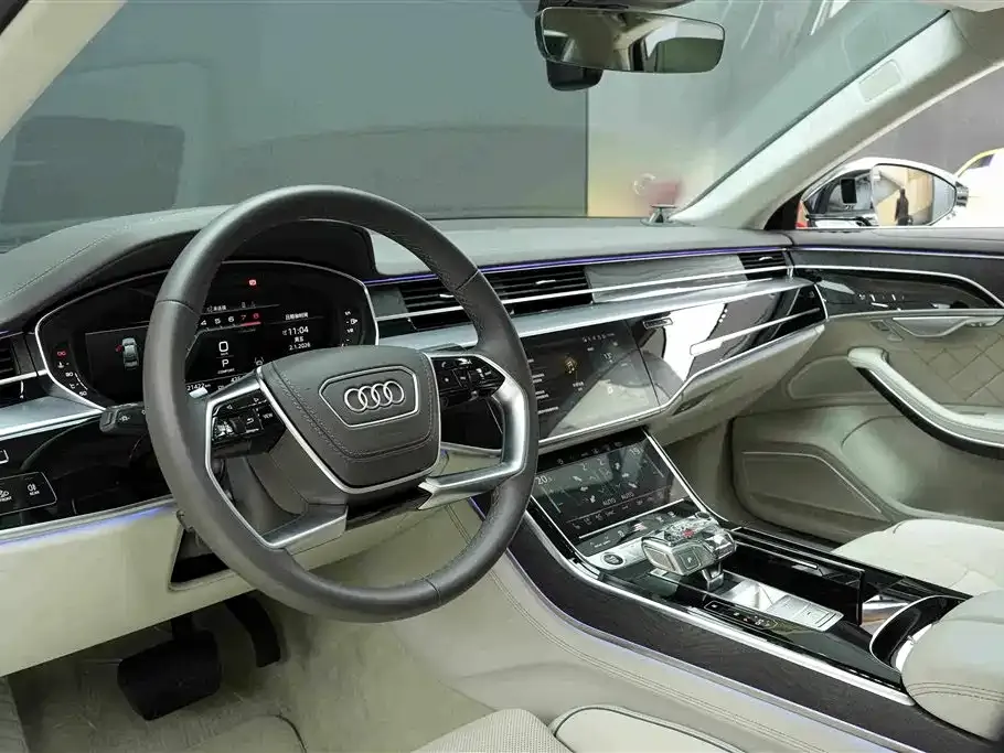 Audi A8 — фото 2