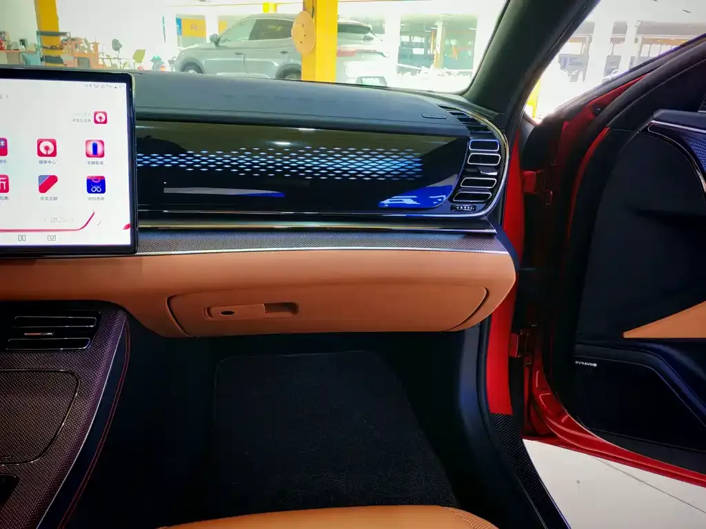 BYD Han — фото 3