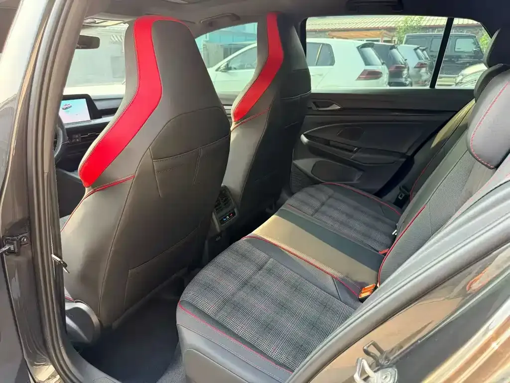 Volkswagen Golf GTI — фото 2