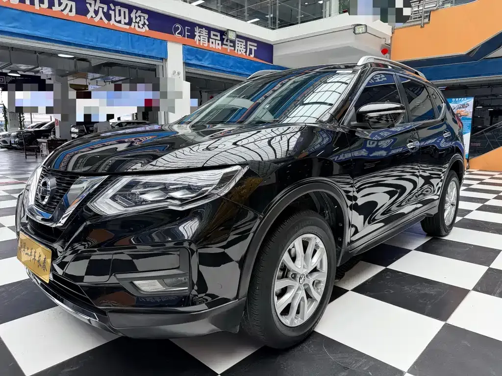 Nissan X-Trail — фото 1