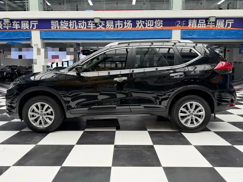 Nissan X-Trail — фото 8