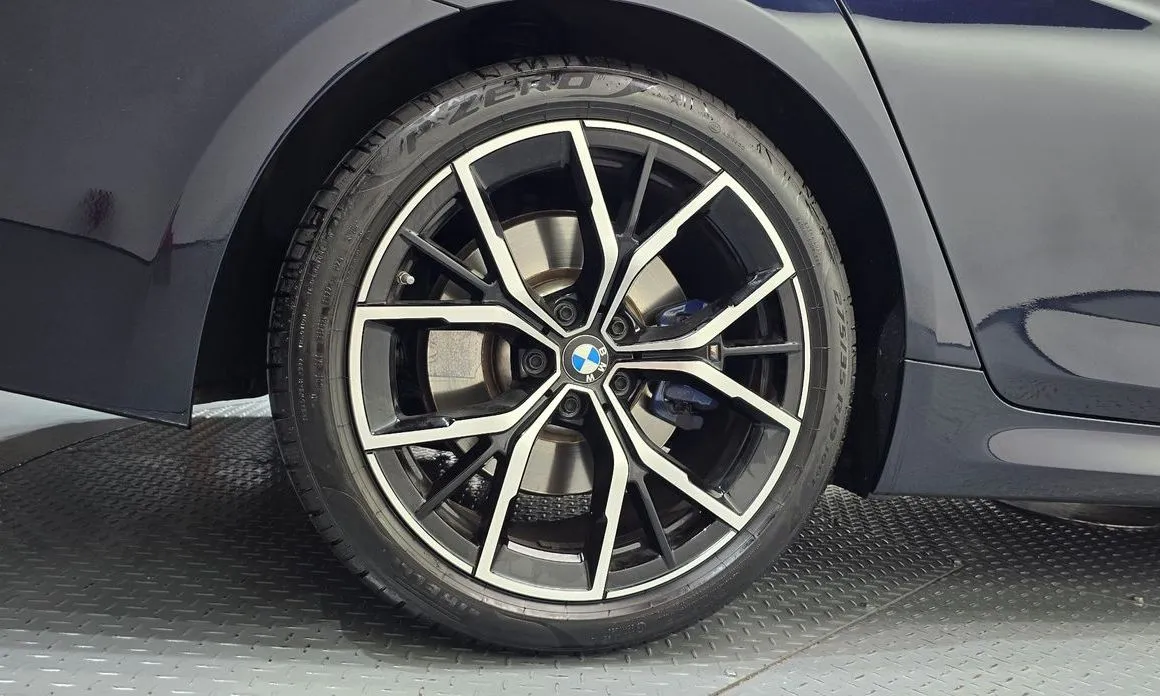 BMW 5-Series — фото 10