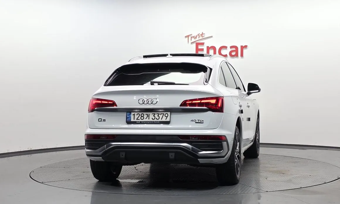 Audi Q5 2022 из KR, фото 7