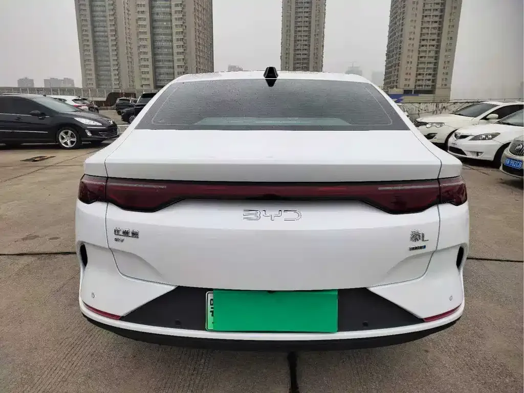 BYD Qin L — фото 9